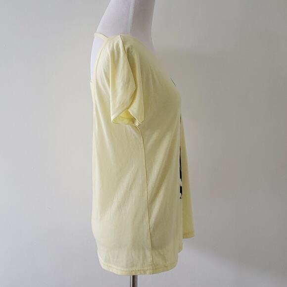 Funny Zebra Pearl Necklace Graphic Tee Yellow Medium - Picture 3 of 6